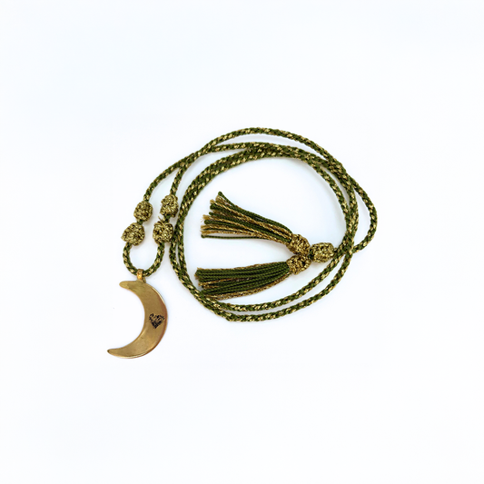 Sautoir grigri médaille lune cœur kaki fait main Maroc beloves