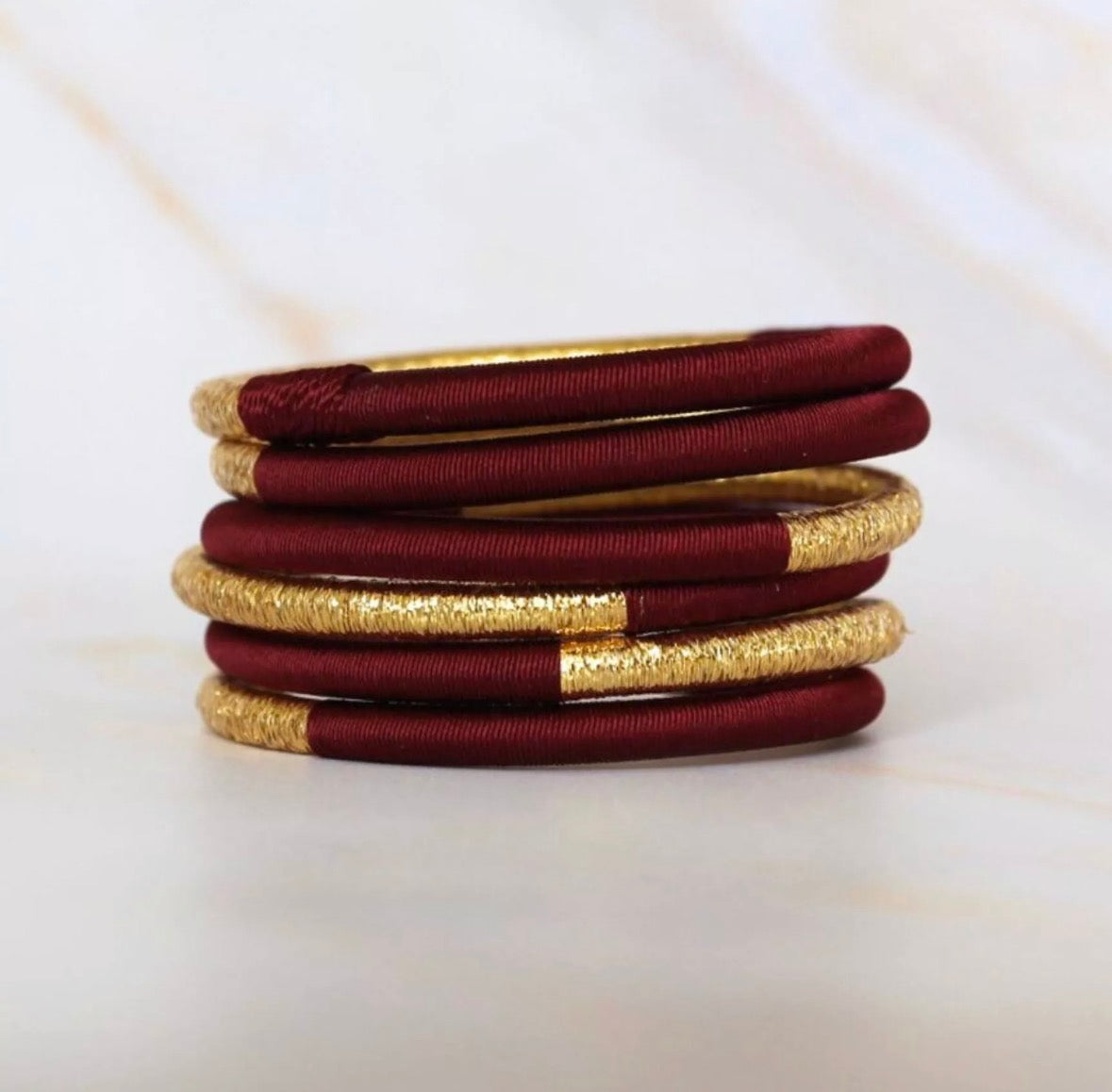 Jonc dahabi grenat stack porte-bonheur beloves